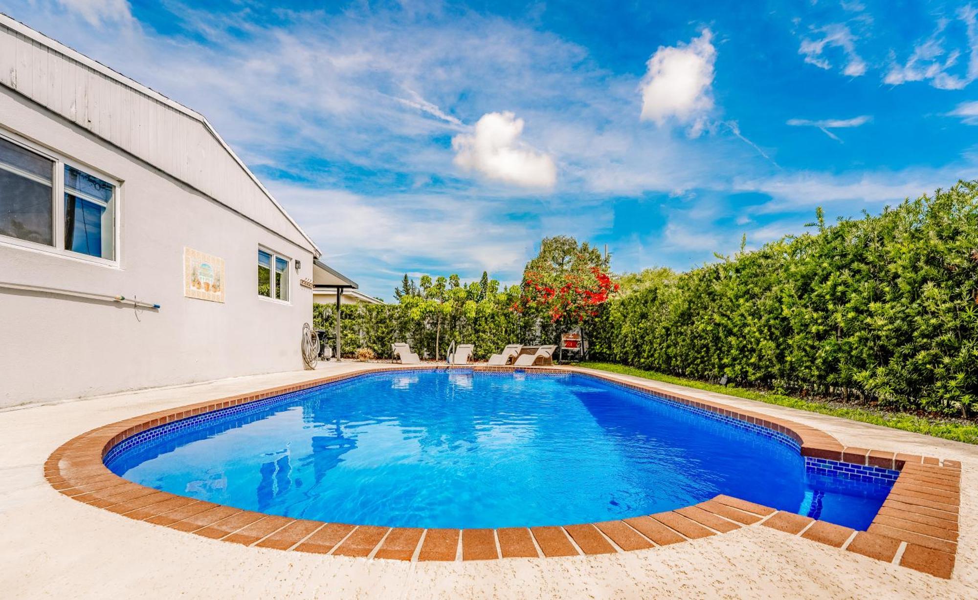 Home With A Pool Close To Beach And Fll Airport Pool Heated October- March Форт-Лодердейл Екстер'єр фото